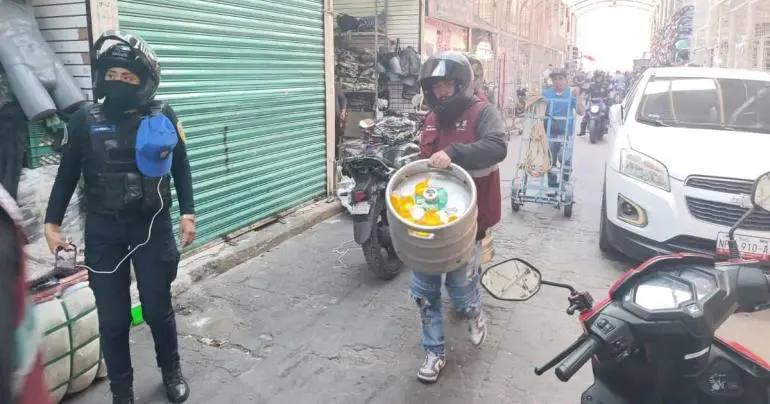 Desmantelan chelería en el Centro Histórico; retiran 6 barriles de cerveza