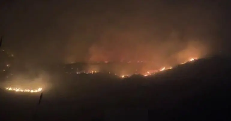 Incendios en Tecate provocan cierre de carretera y evacuaciones