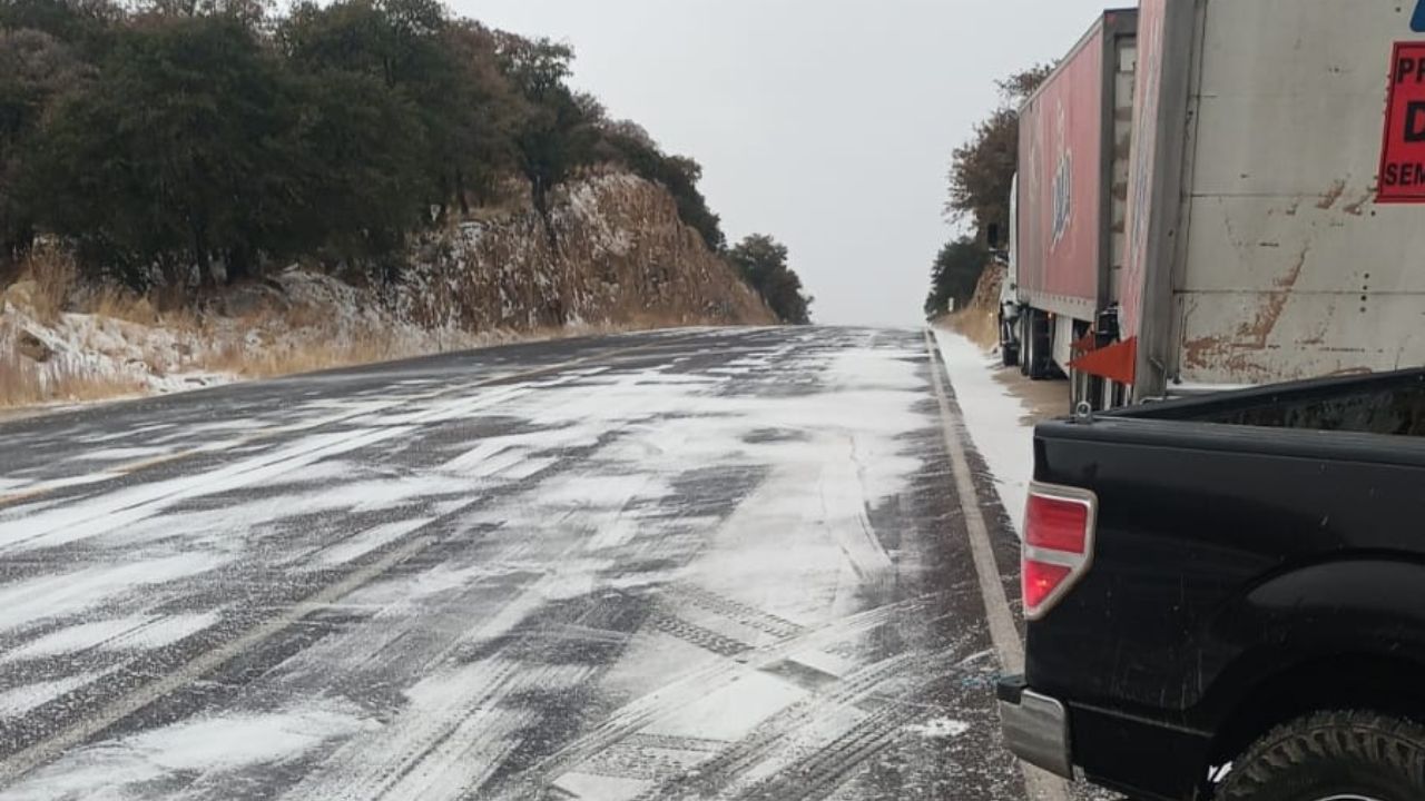 Lluvias fuertes y caída de nieve por frente frío 24