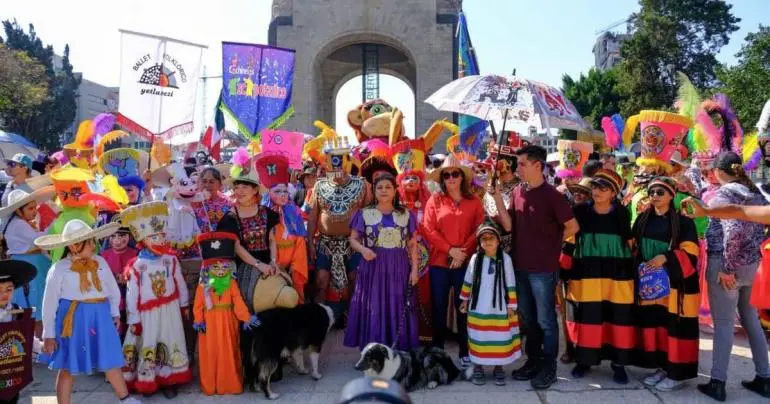 El Zócalo se llena de color y tradición con el Carnaval de Carnavales 2025