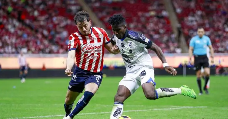 Chivas vs Querétaro: Goles y polémicas en un empate vibrante