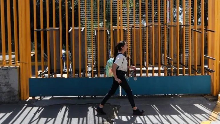 Alumnos del CCH Oriente inician paro indefinido por inseguridad