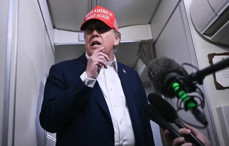 Trump dice que enviará «probablemente 12» cartas sobre aranceles a sus socios «este lunes»