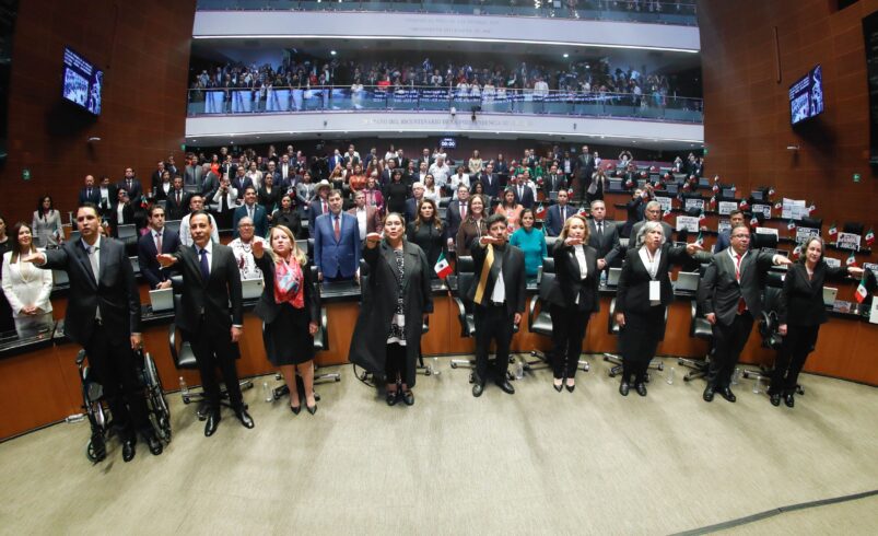 Concluye maratónica sesión en el Senado tras seis horas de toma de protestas de 875 jueces, ministros y magistrados
