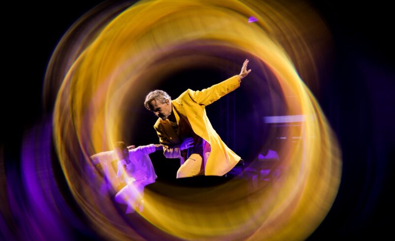 Miguel Bosé llega para iluminar con su “Importante Tour” y celebrar su legado