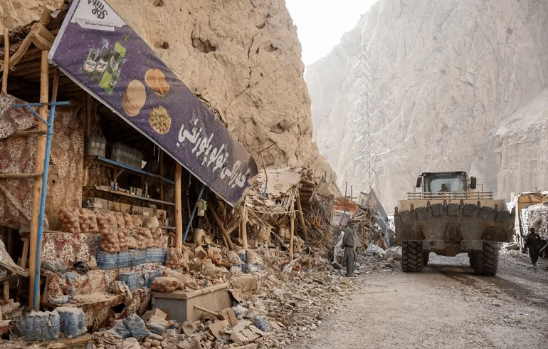 Terremoto de magnitud 6.3 en Afganistán deja 27 muertos