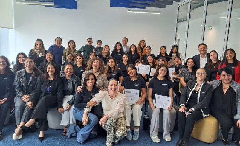 Universitarias ganan el Hack Day 2025 con