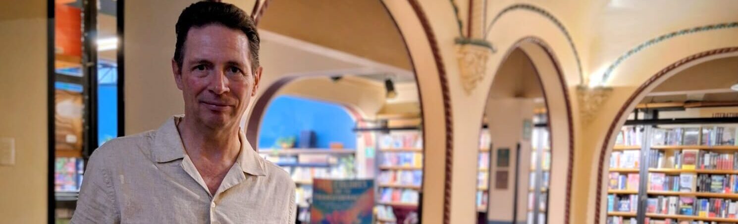 Travis Arias presentará Los colores de tu transformación en la FIL de Guadalajara